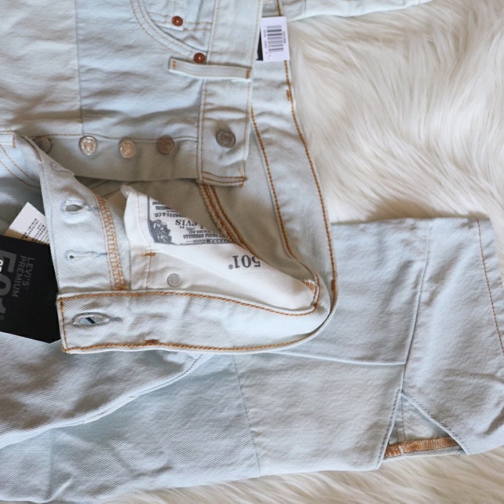NEW Levi's 501 Original Cut Out Hipster Denim Light Wash Jeans Size 26 - Picture 7 of 11